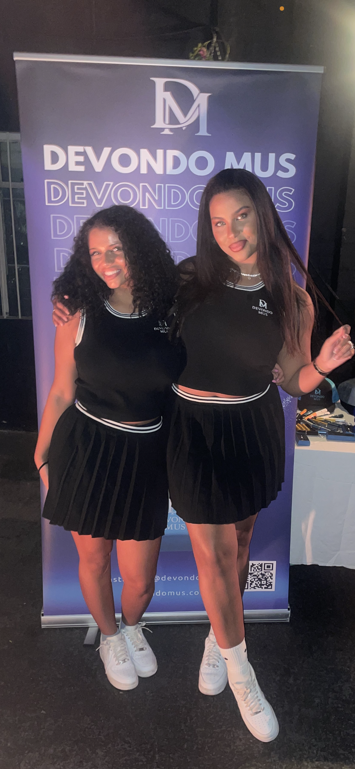 Devondo Mus Crop Top Pleated Mini Skirt Set